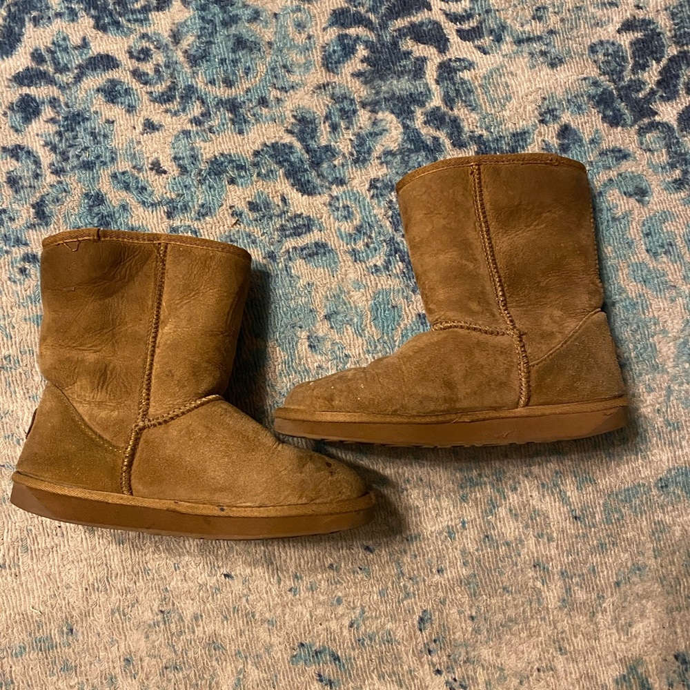 Emu Stinger Lo Sheepskin Boots
